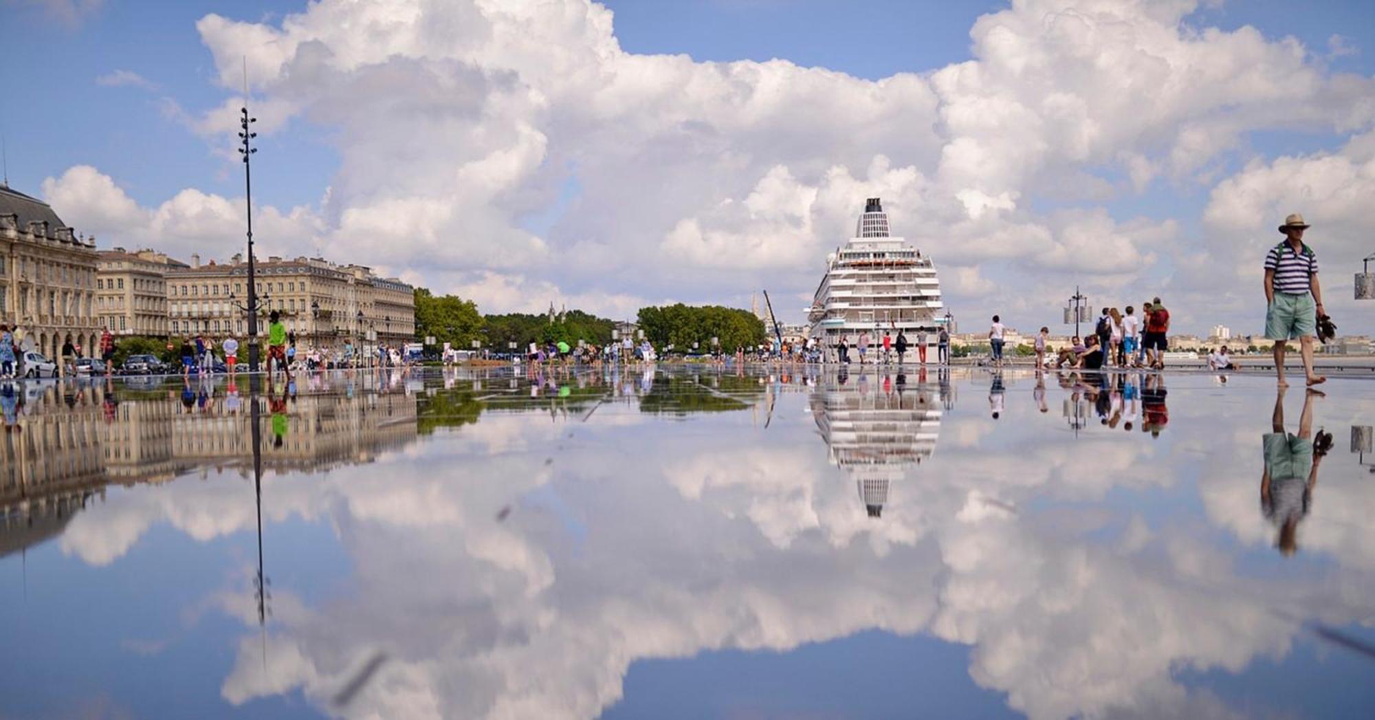 Ibis Bordeaux Centre Bastide Hotel Exterior foto